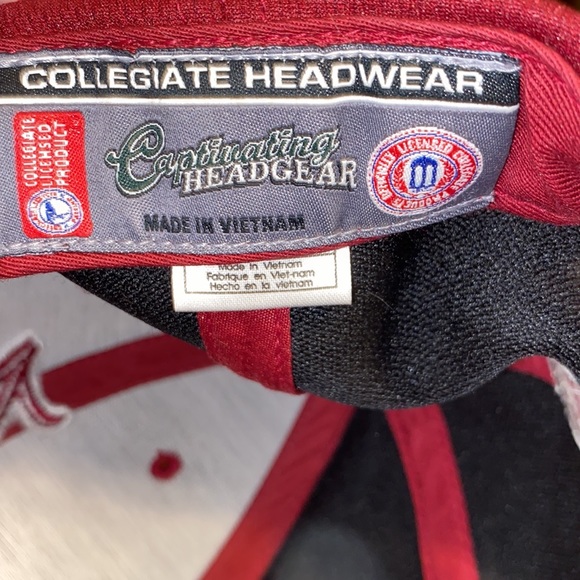 Men’s Collegiate Headwear - Picture 3 of 4